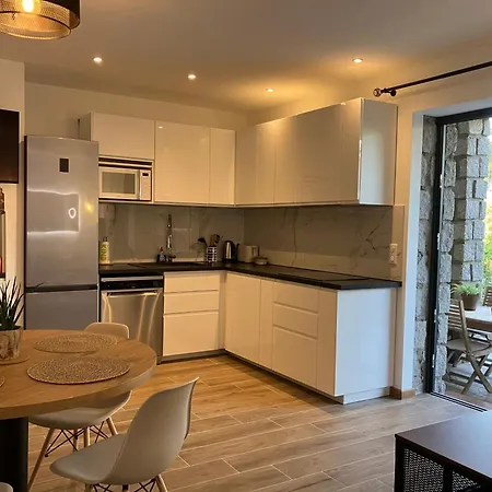 Elegante Vue A 300 M Du Centre ,jardin Clos, Terrasse, Parking Gratuit,2 Chambres,2 Sdb Porto-Vecchio (Corsica)