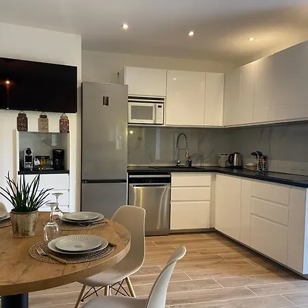 Elegante Vue A 300 M Du Centre ,jardin Clos, Terrasse, Parking Gratuit,2 Chambres,2 Sdb Porto-Vecchio (Corsica)