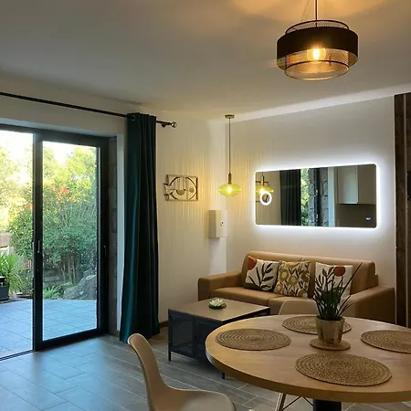 Vila Elegante Vue A 300 M Du Centre ,jardin Clos, Terrasse, Parking Gratuit,2 Chambres,2 Sdb Porto-Vecchio (Corsica)